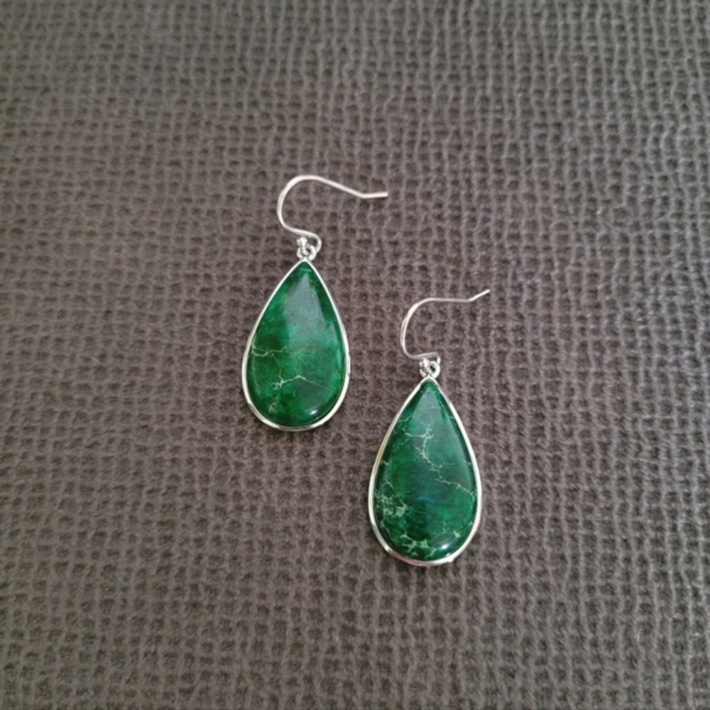 Iris & Lily Green💚 Jasper Earrings - Picture 5 of 16